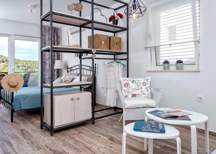 Anchor Apartments